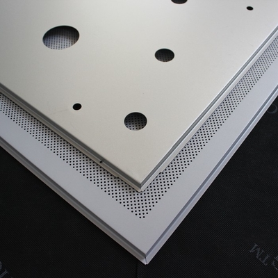 CNC Perforated Lay In แผ่นเพดาน 600x600mm แผงเพดานเทียม RAL9010