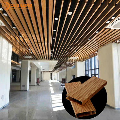 ไม้ดูอลูมิเนียมโปรไฟล์ไม้กระดานตกแต่งระงับโลหะเท็จเพดานสำหรับห้างสรรพสินค้า