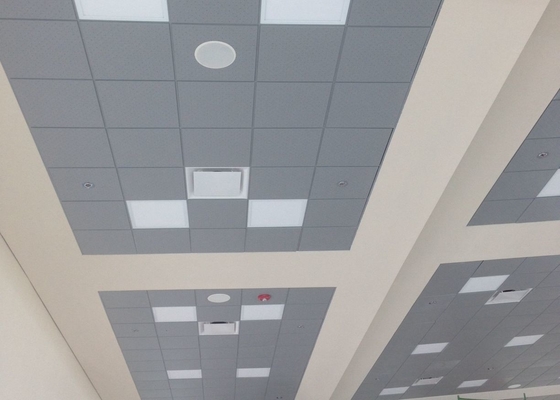 เหล็กชุบสังกะสีสีเทาวางในกระเบื้องเพดาน 605 X 605 มม. สำหรับสนามบิน