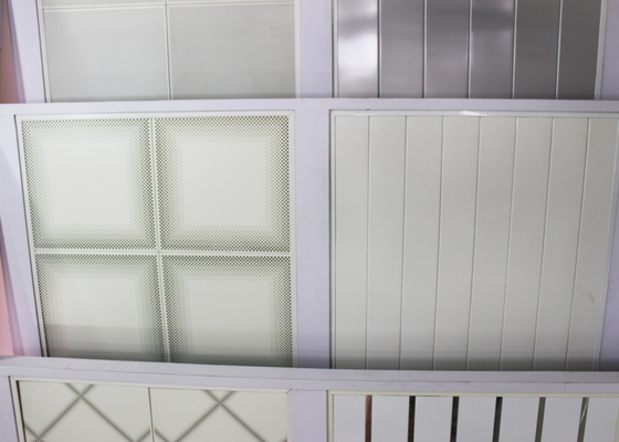 CNC เจาะแผงกันไฟในกระเบื้องเพดานสำหรับอาคาร Deco ISO9001