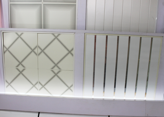 CNC เจาะแผงกันไฟในกระเบื้องเพดานสำหรับอาคาร Deco ISO9001