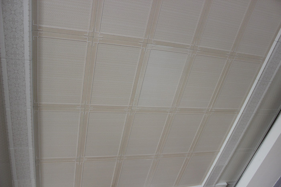 แผ่นฝ้าเพดานอาร์ตด้านเสียงโปร่งพิเศษแผ่นอลูมิเนียมเพดาน