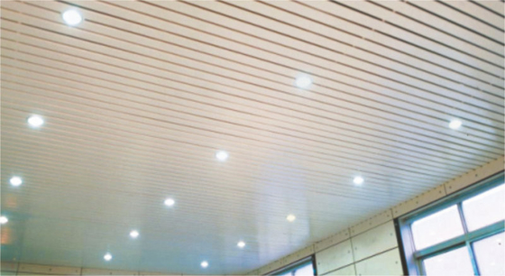Straight / beveled ขอบอลูมิเนียม S กรอบรูปฝ้าเพดานสี RAL สำหรับสนามบิน