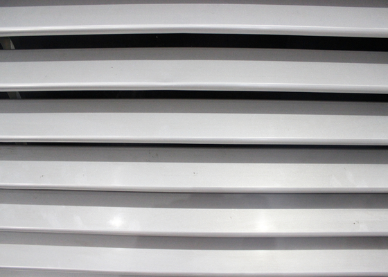แนวนอนอลูมิเนียม Sun Shade ระบบ SGS ISO สำหรับการระบายอากาศ / ผนัง facades