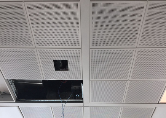 1 &amp;#39;× 1&amp;#39; สีขาวเจาะรูΦ2.3ติดเพดานสำหรับอาคารสำนักงาน